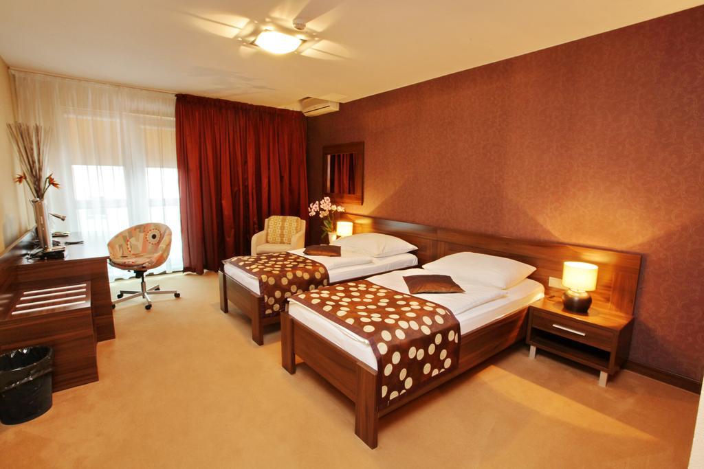 City Hotel Nitra With Free Parking Chambre photo
