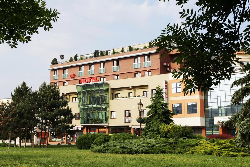 City Hotel Nitra With Free Parking Extérieur photo