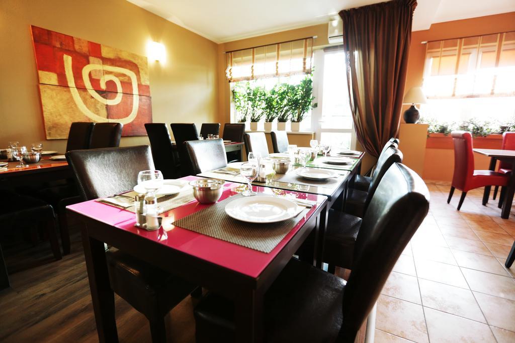 City Hotel Nitra With Free Parking Extérieur photo
